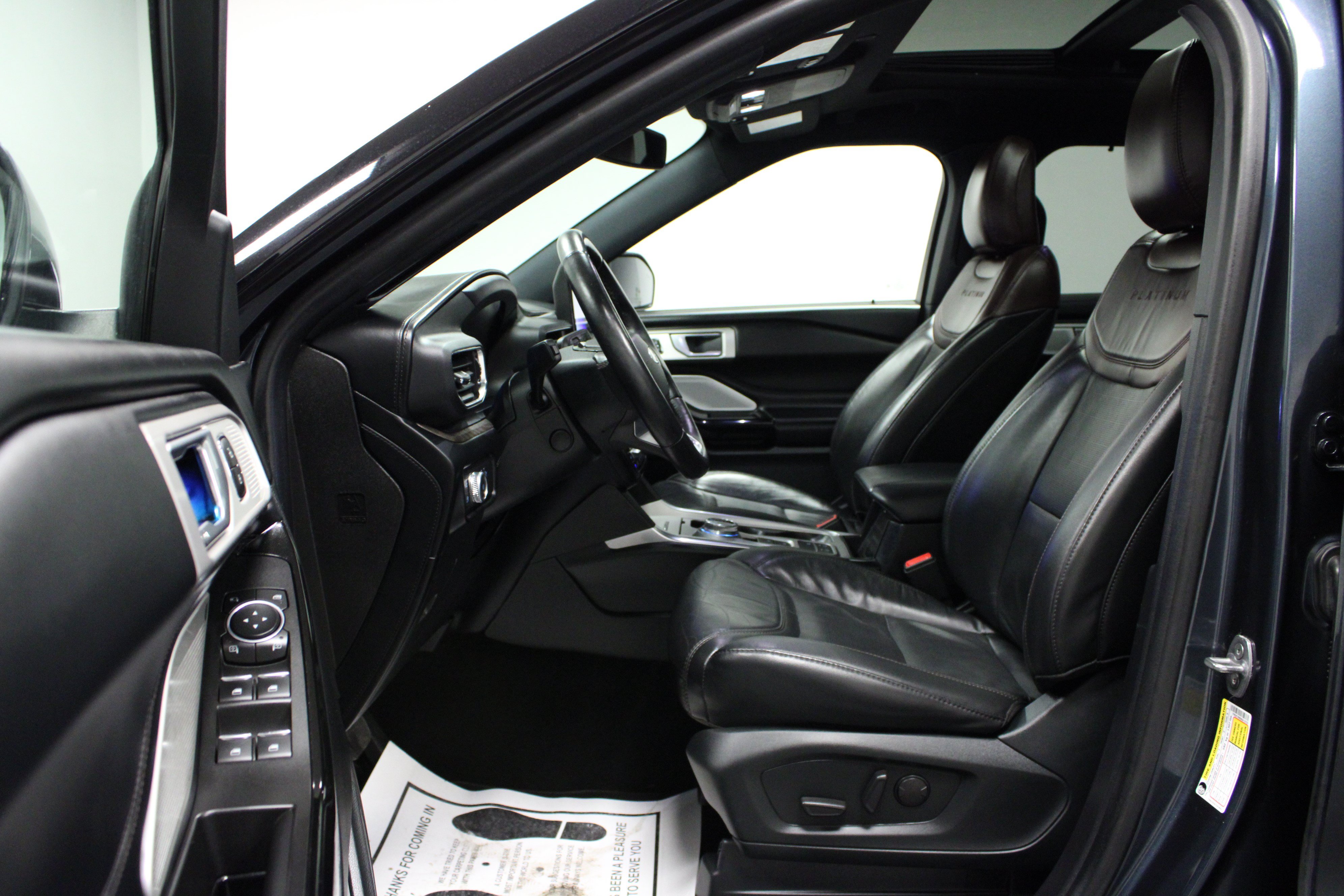 Used 2022 Ford Explorer Platinum w/ Technology Package RWD image 12
