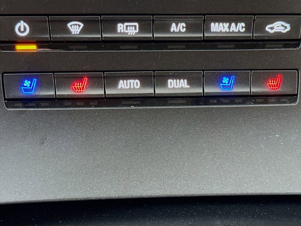 Used 2019 Lincoln Nautilus Reserve image 21