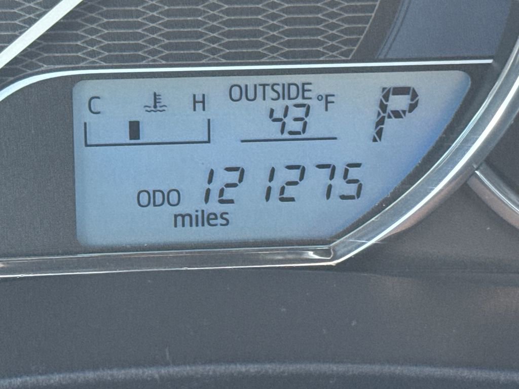 Used 2015 Toyota Corolla LE image 16