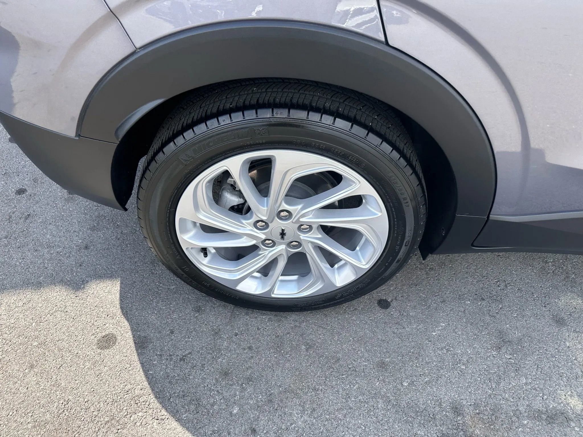 Used 2022 Chevrolet Bolt EUV LT w/ Driver Confidence Package image 13