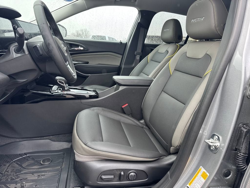 New 2026 Chevrolet Trax ACTIV w/ Sunroof Package FWD image 16