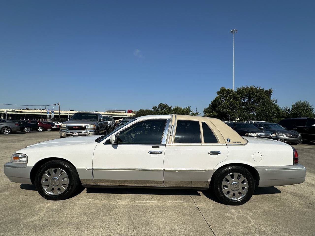 Used 2007 Mercury Grand Marquis LS RWD image 3