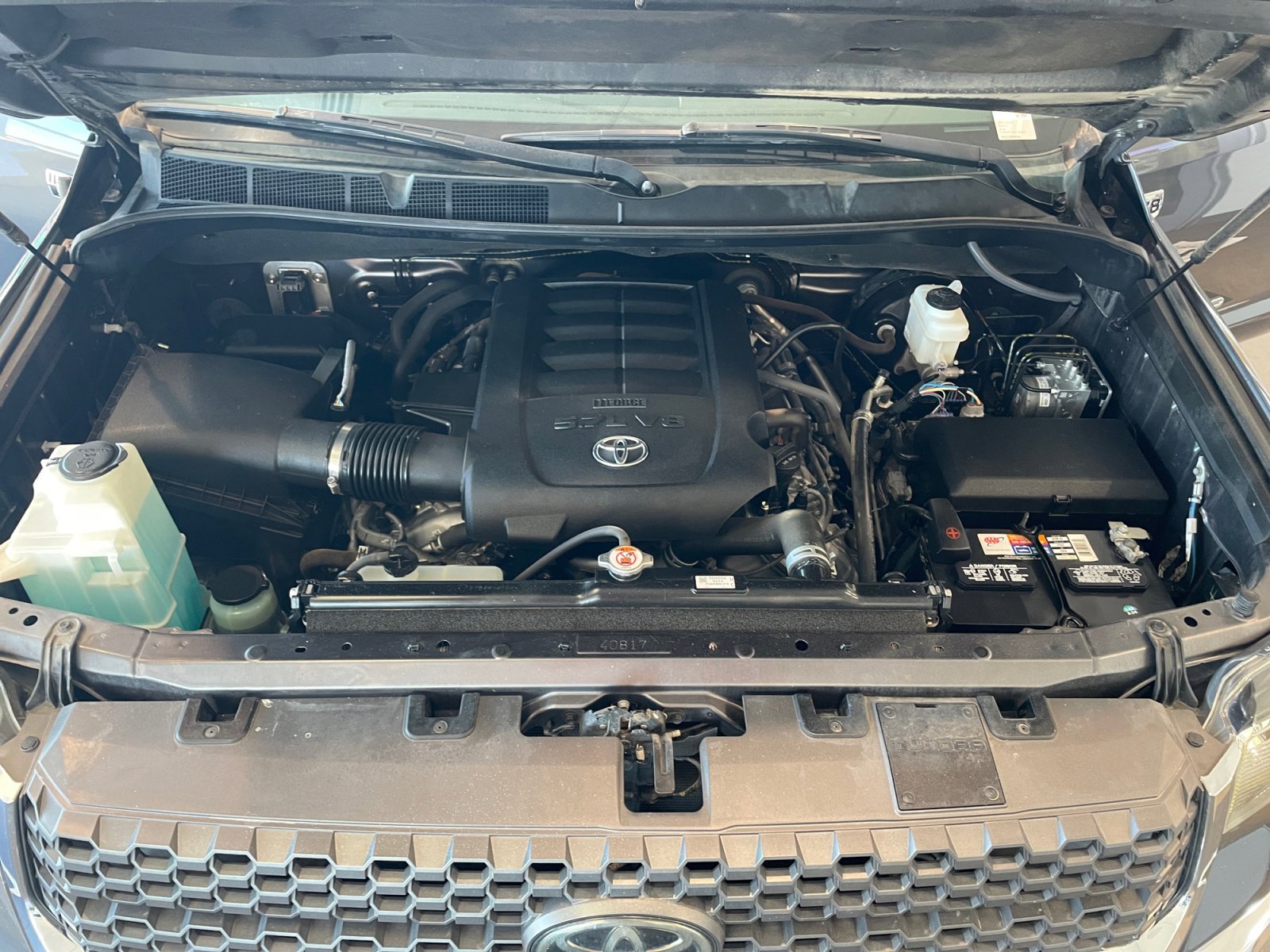 Used 2019 Toyota Tundra SR5 w/ SR5 Convenience Package image 30