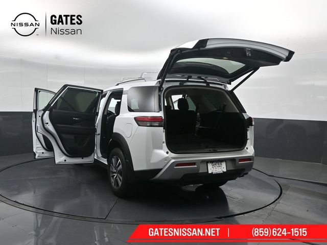 Used 2025 Nissan Pathfinder SL AWD/4WD image 56
