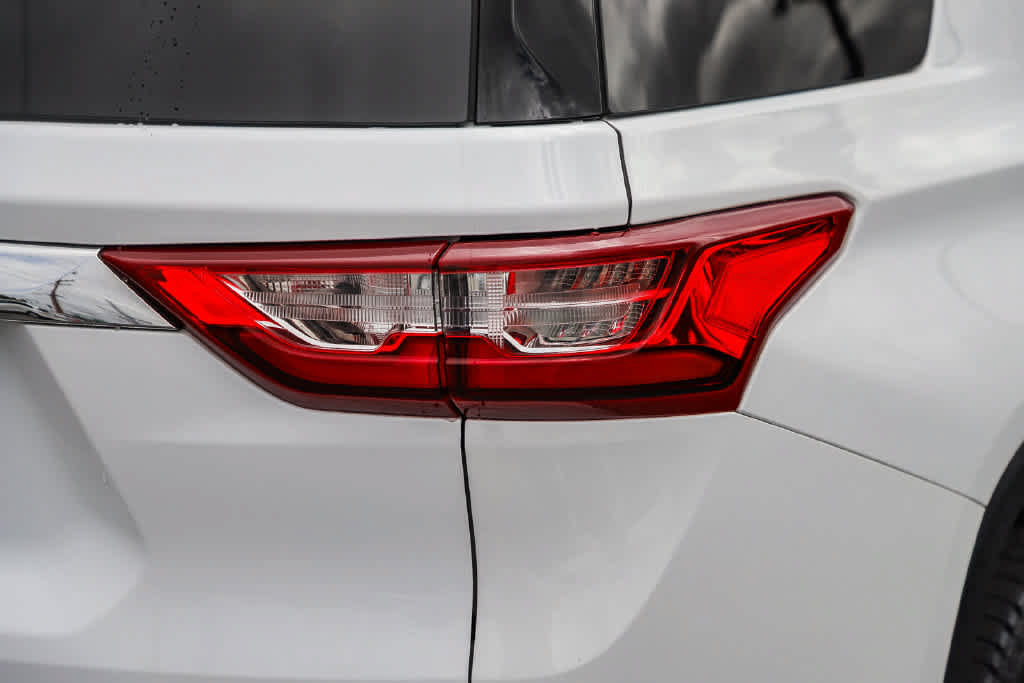 Used 2019 Chevrolet Traverse LT FWD image 7