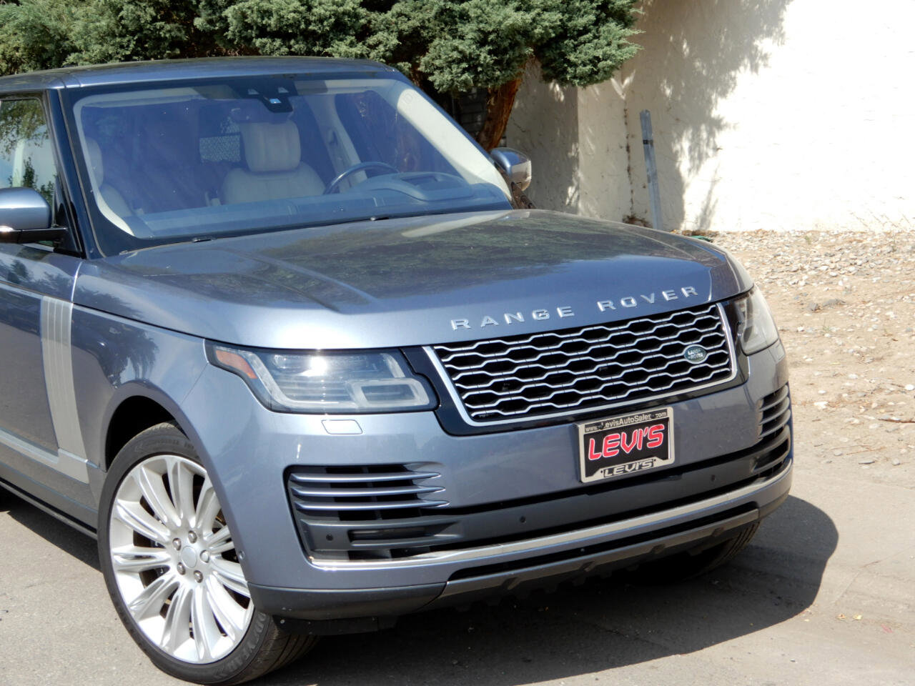 Used 2019 Land Rover Range Rover HSE image 2