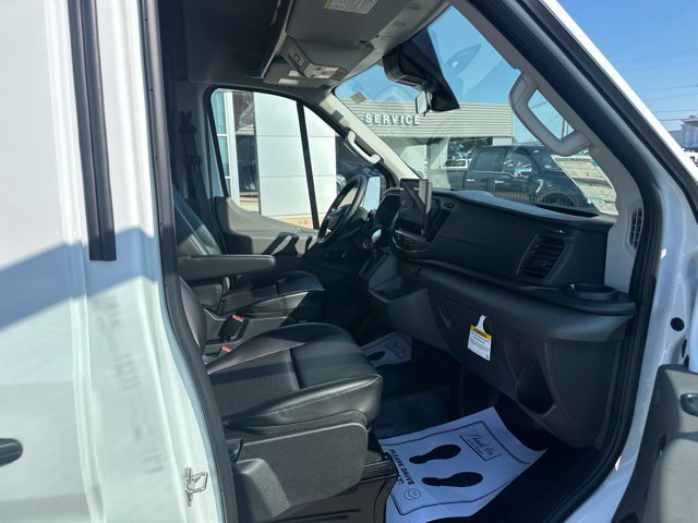 New 2026 Ford Transit 250 148 Medium Roof w/ Load Area Protection Package RWD image 8