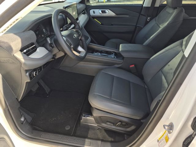 New 2026 Ford Explorer Active image 13