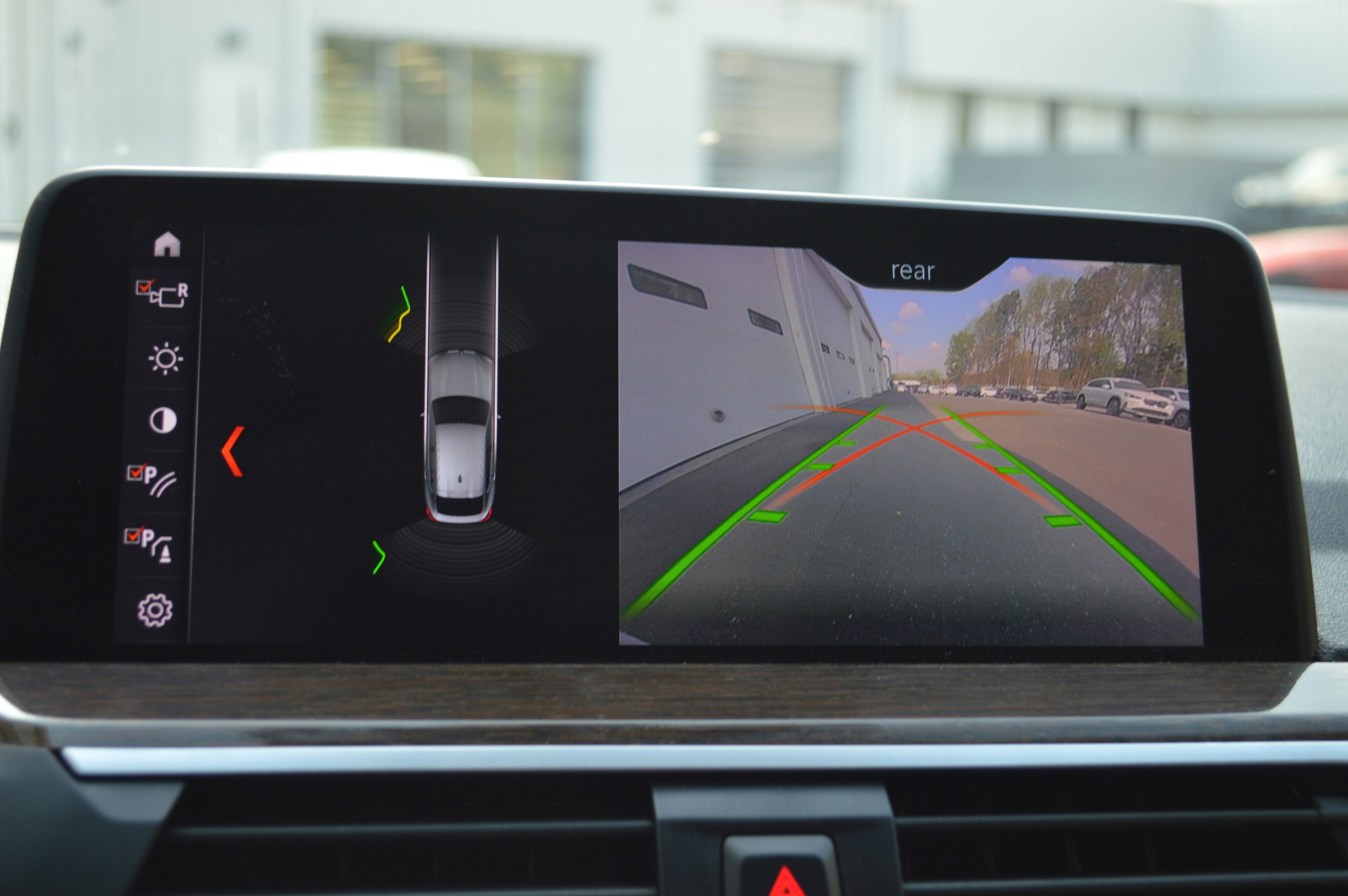 Used 2019 BMW X4 xDrive30i w/ Driving Assistance Package image 21