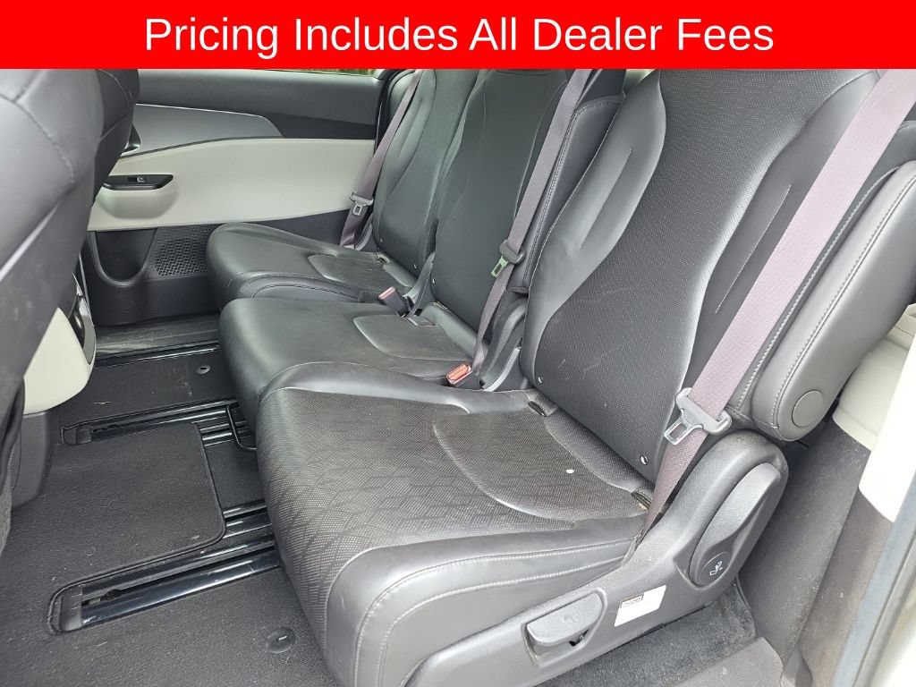 Certified 2022 Kia Carnival LX FWD image 15