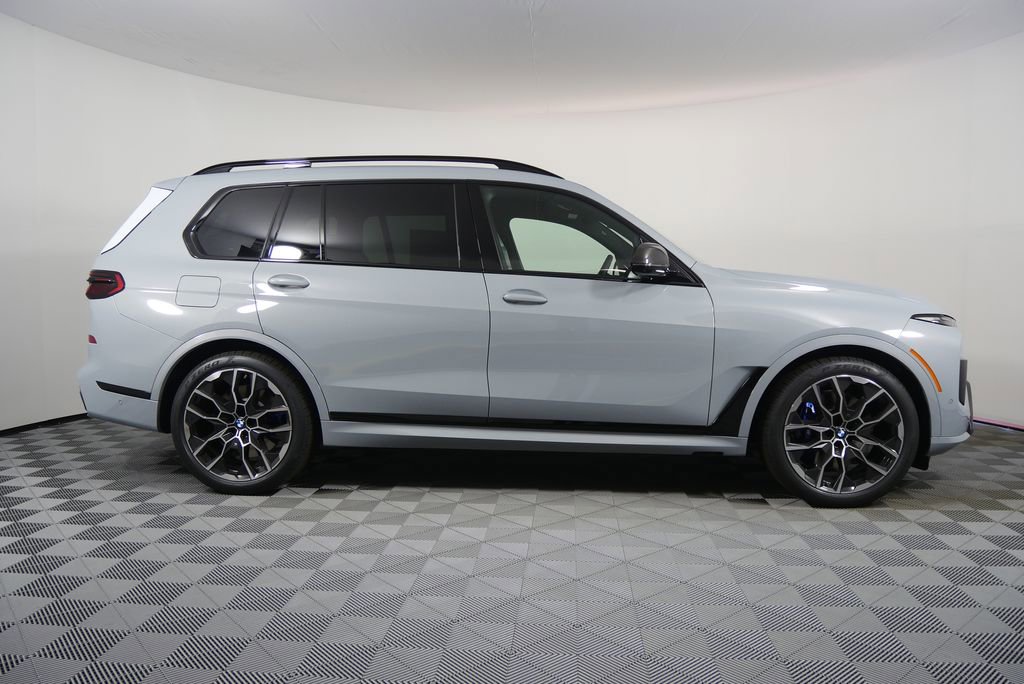 Used 2026 BMW X7 M60i image 2