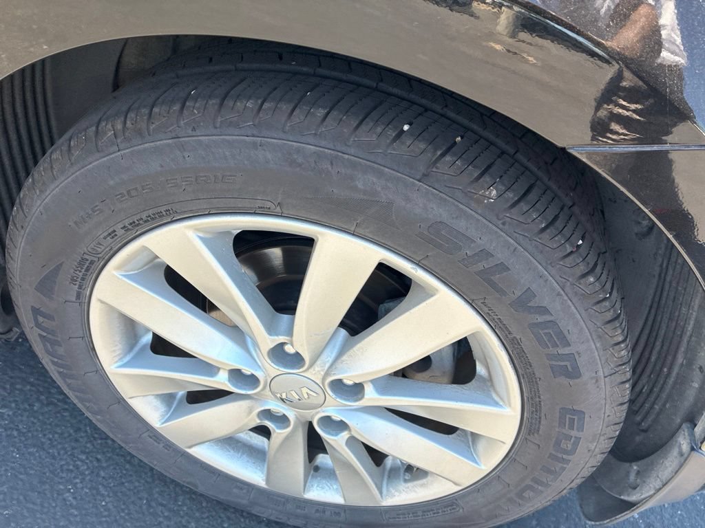 Used 2015 Kia Forte EX FWD image 12