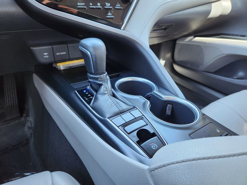 Used 2018 Toyota Camry XSE w/ Driver Assist Package image 17