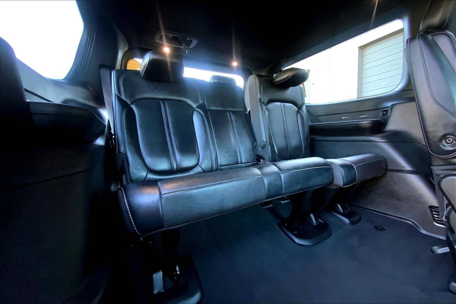 Used 2022 Jeep Wagoneer Series III w/ Flexible Seating Group image 28