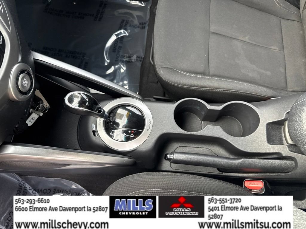 Used 2017 Hyundai Veloster Value Edition FWD image 17