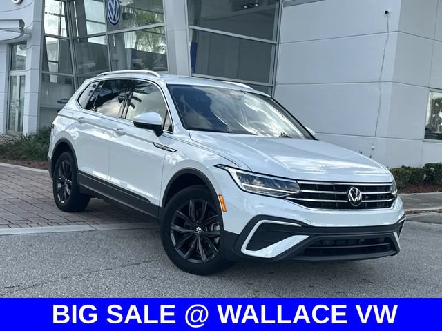 Certified 2024 Volkswagen Tiguan SE FWD image 2