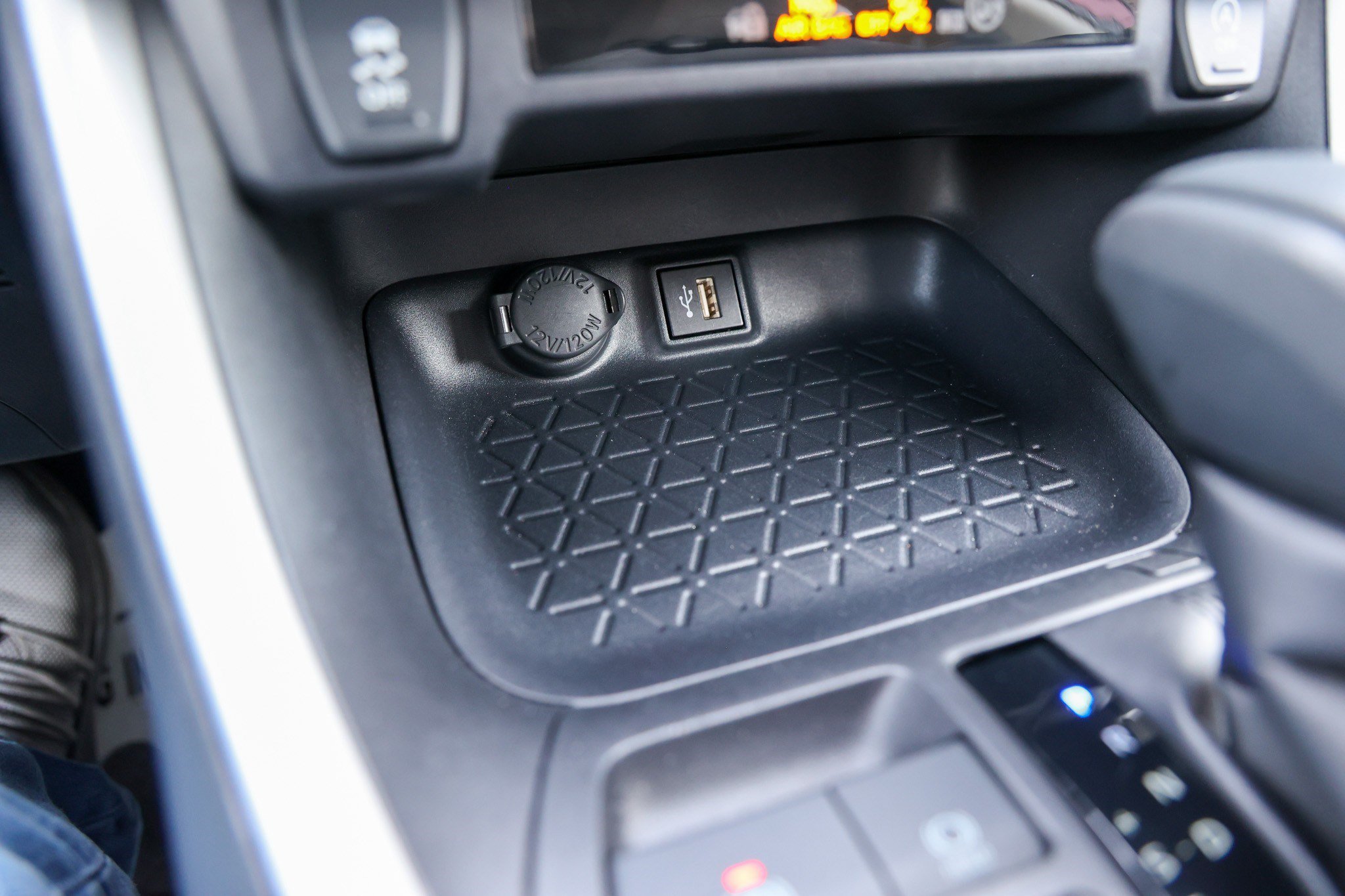 Certified 2025 Toyota RAV4 XLE w/ Convenience Package FWD image 23
