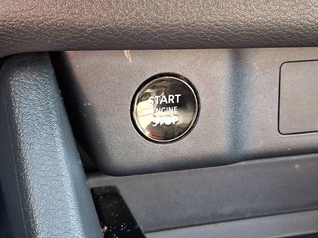 Used 2024 Nissan Rogue SV AWD/4WD image 30