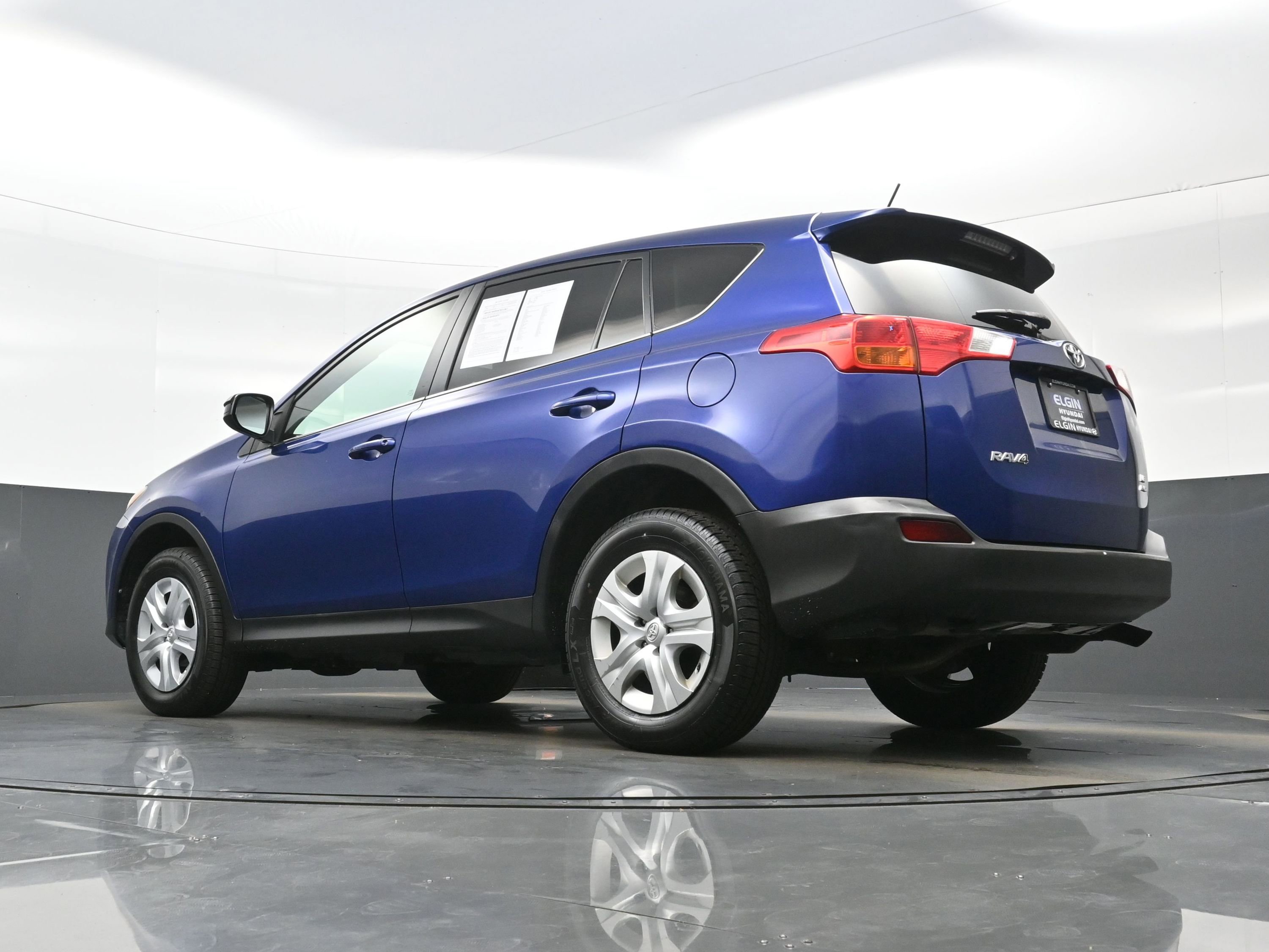 Used 2015 Toyota RAV4 LE AWD/4WD image 25