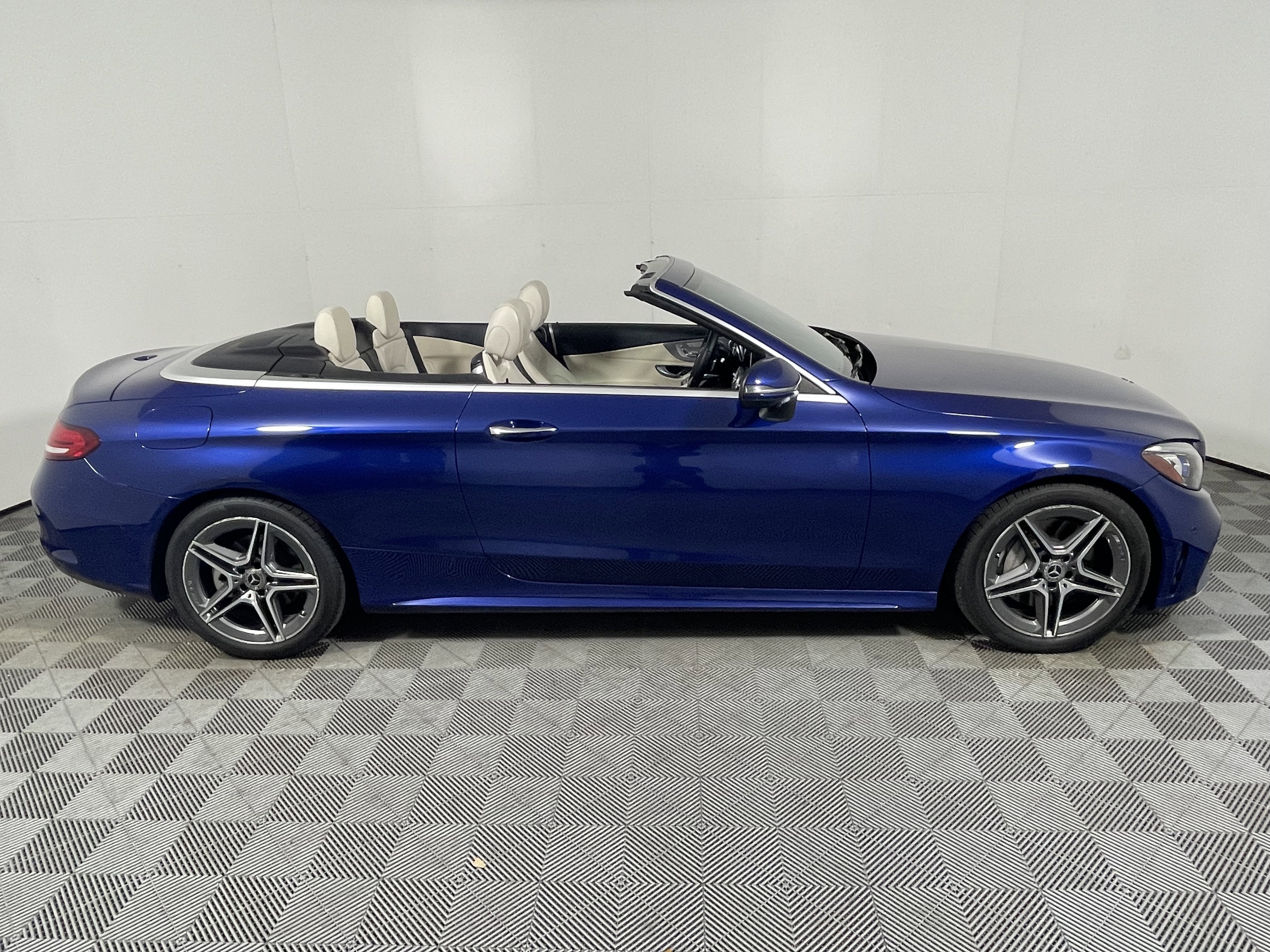 Used 2019 Mercedes-Benz C 300 Cabriolet image 6