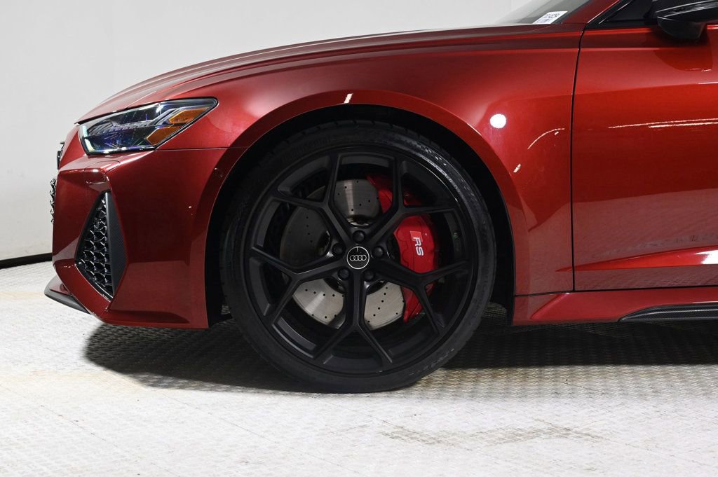Used 2024 Audi RS 6 performance w/ Matte Carbon Package image 25