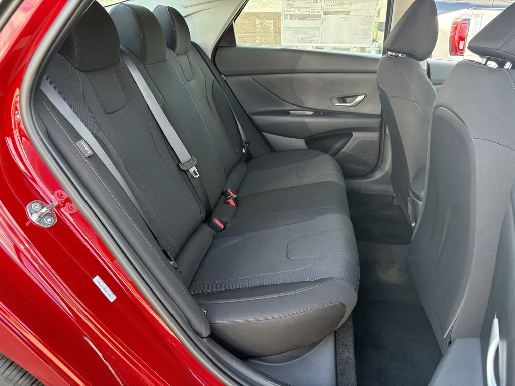 New 2025 Hyundai Elantra SE image 26