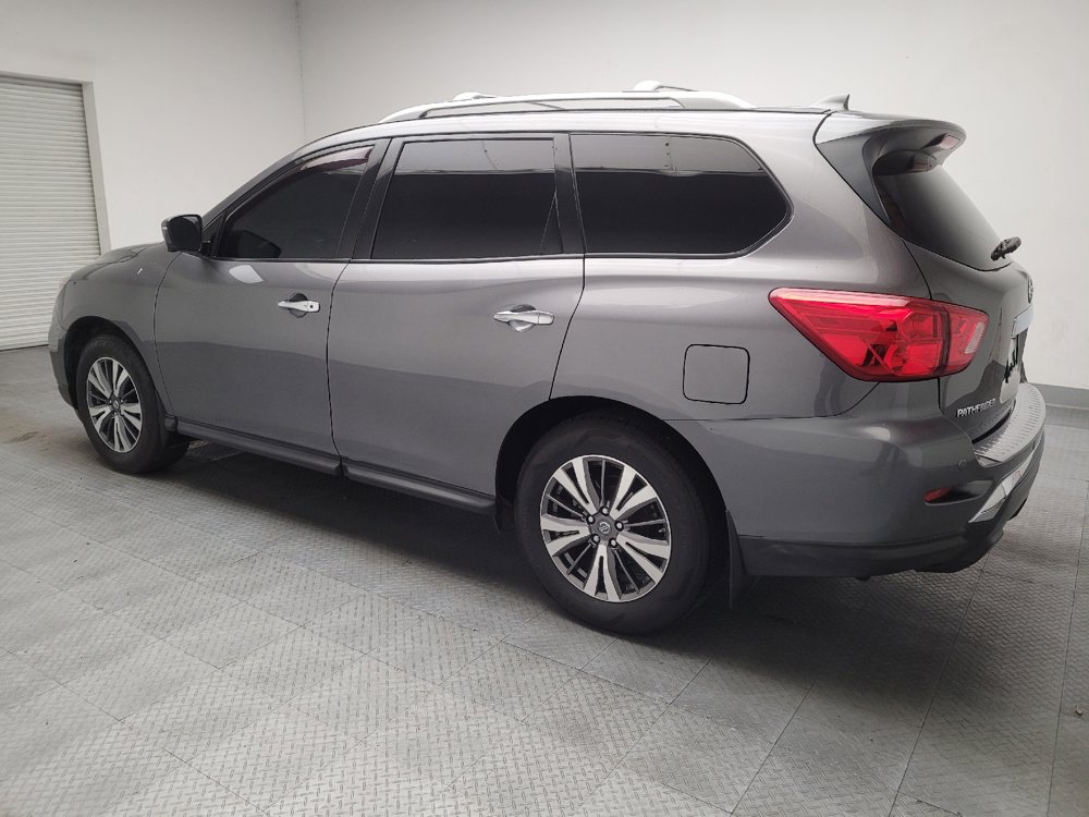 Used 2019 Nissan Pathfinder SL w/ Cargo Package FWD image 3