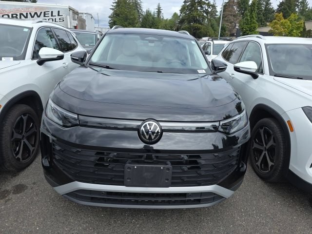 Used 2025 Volkswagen Tiguan SE FWD image 8
