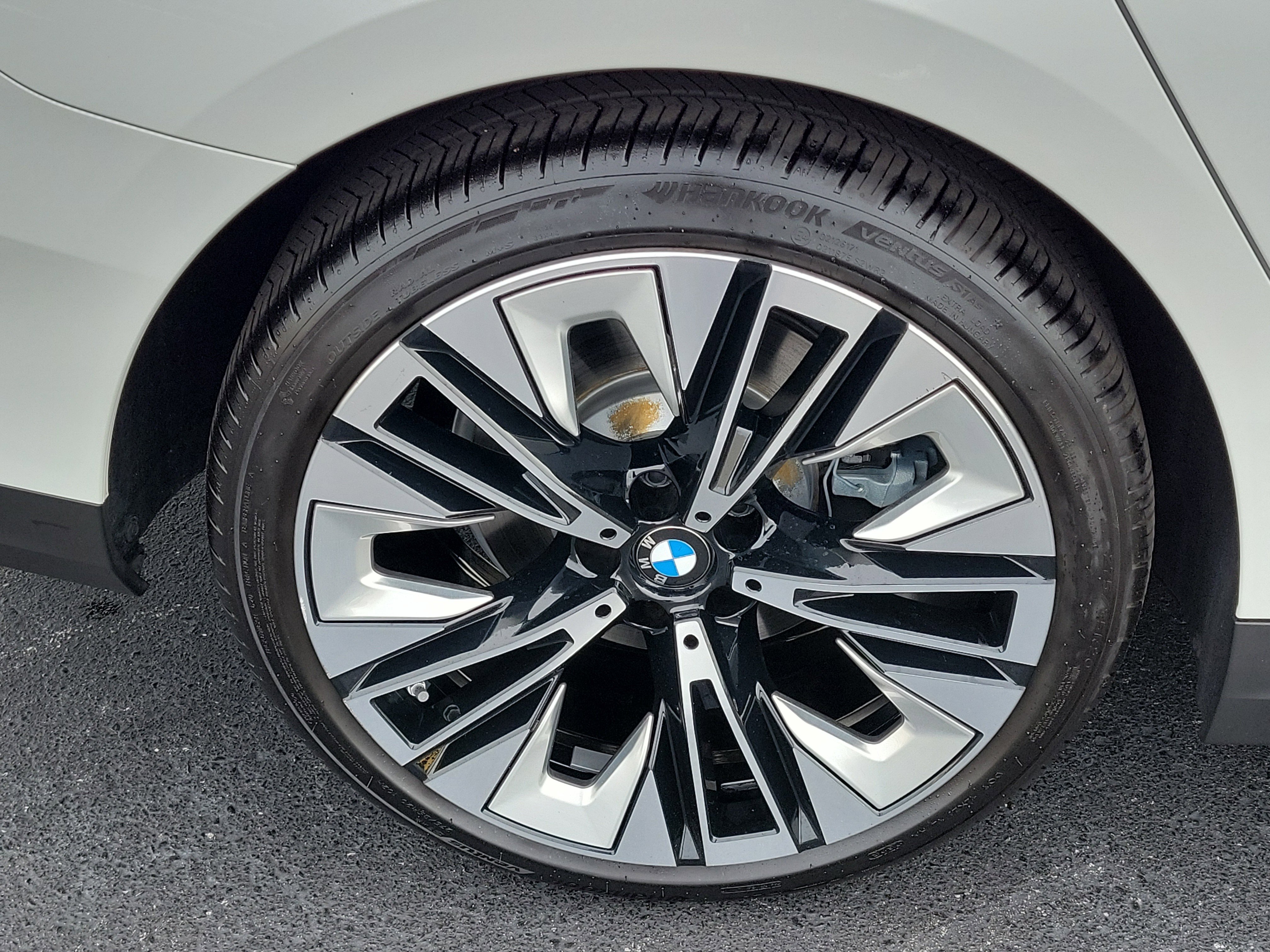 Used 2026 BMW 530i w/ Premium Package RWD image 6