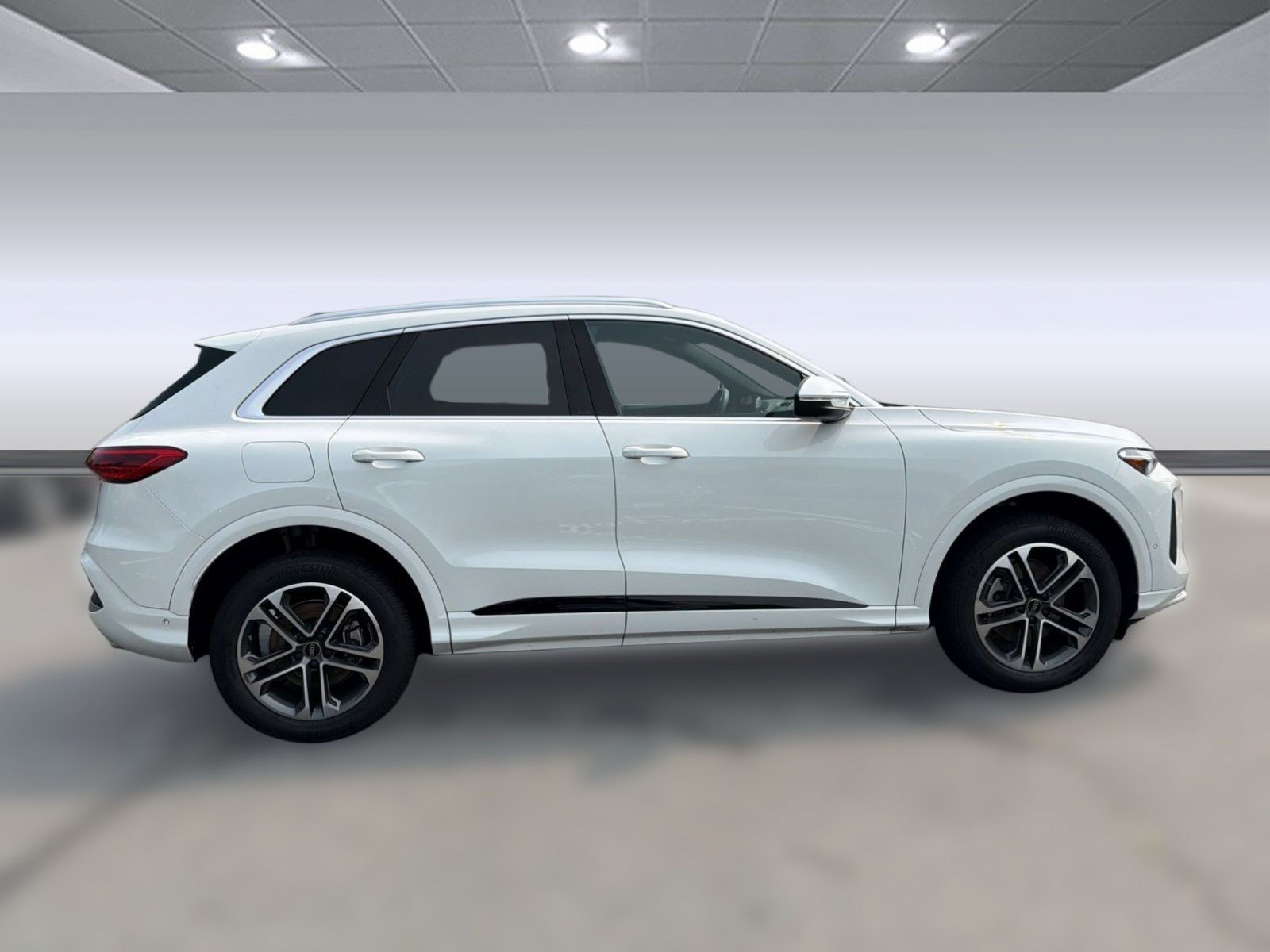Certified 2025 Audi Q5 Premium w/ Convenience Package AWD/4WD image 8