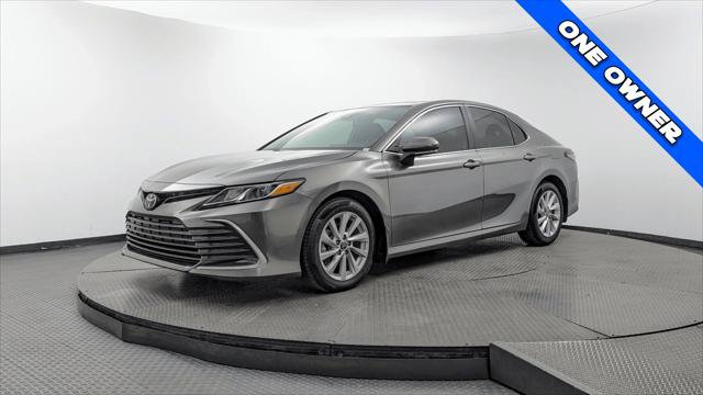 Used 2024 Toyota Camry LE w/ Convenience Package FWD image 2