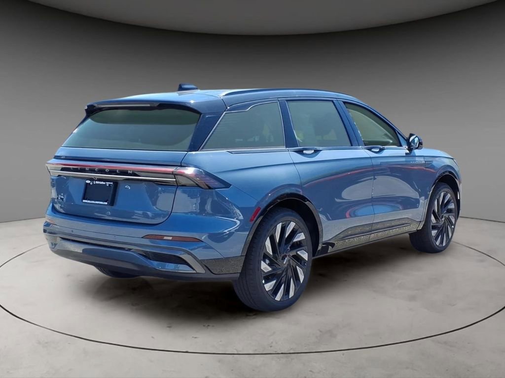 New 2026 Lincoln Nautilus Reserve w/ Jet Appearance Package image 10