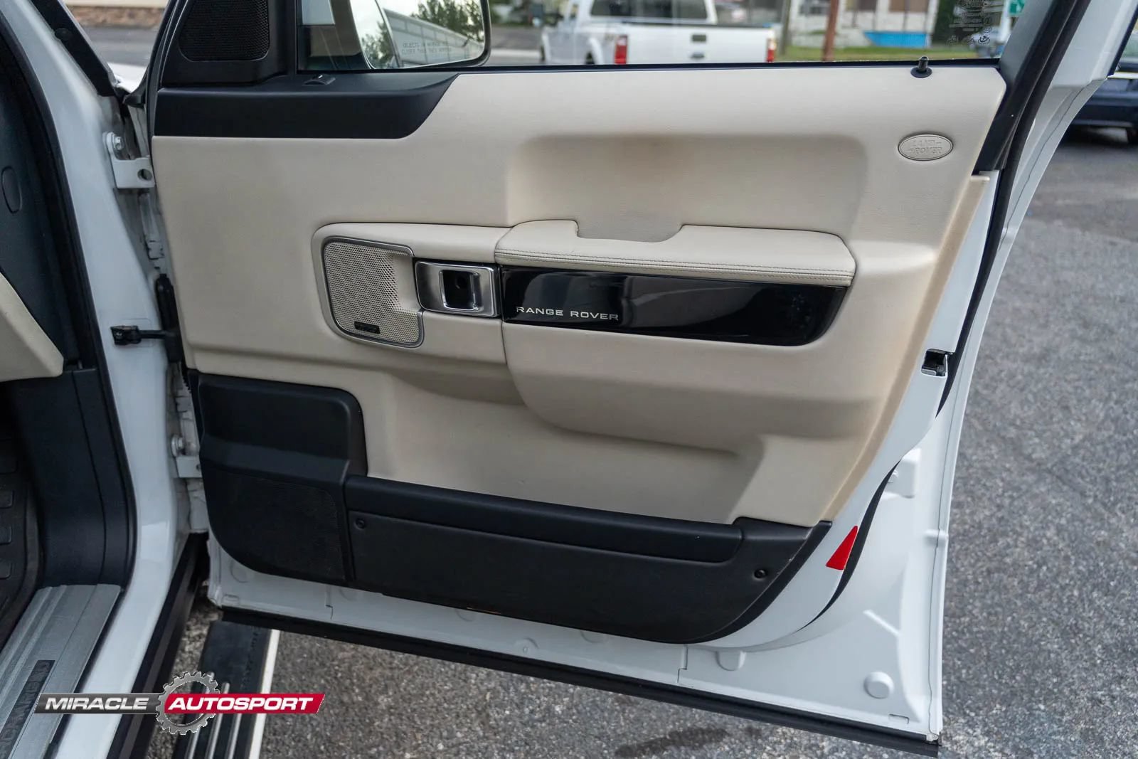 Used 2012 Land Rover Range Rover Supercharged AWD/4WD image 28