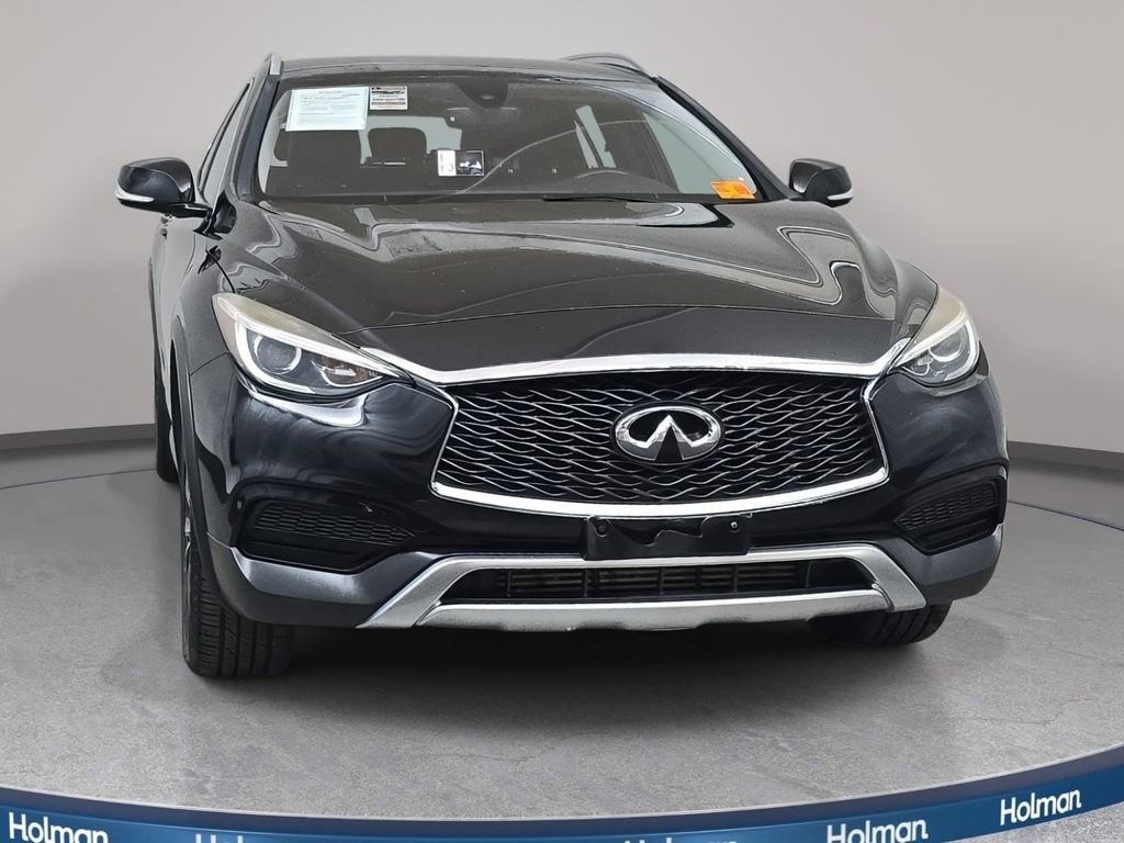 Used 2017 INFINITI QX30 AWD image 3