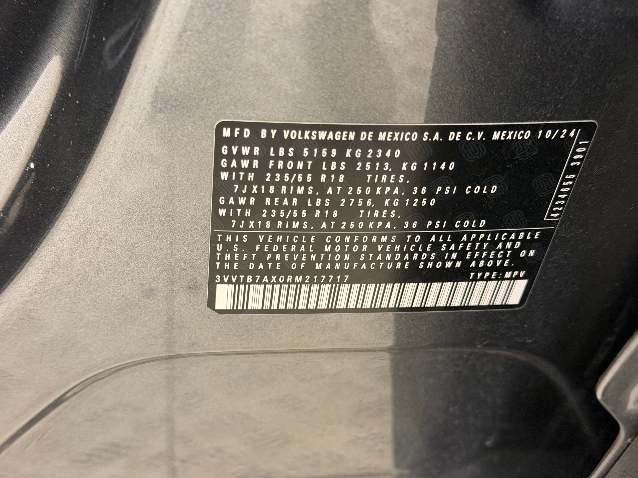 Used 2024 Volkswagen Tiguan Wolfsburg Edition image 19