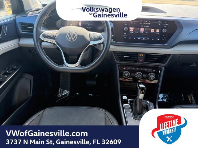 Certified 2024 Volkswagen Taos SE image 15