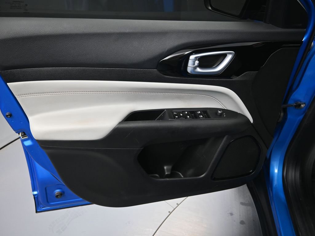 Used 2024 Jeep Compass Limited image 10