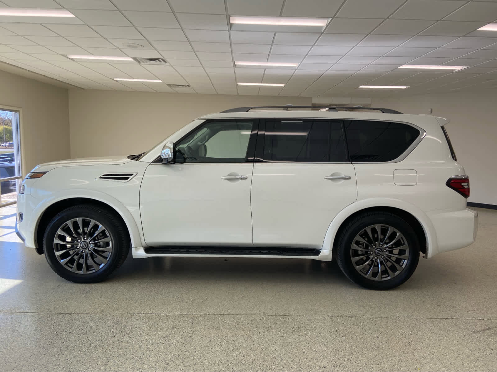 Used 2024 Nissan Armada Platinum w/ Captain's Chairs Package image 11