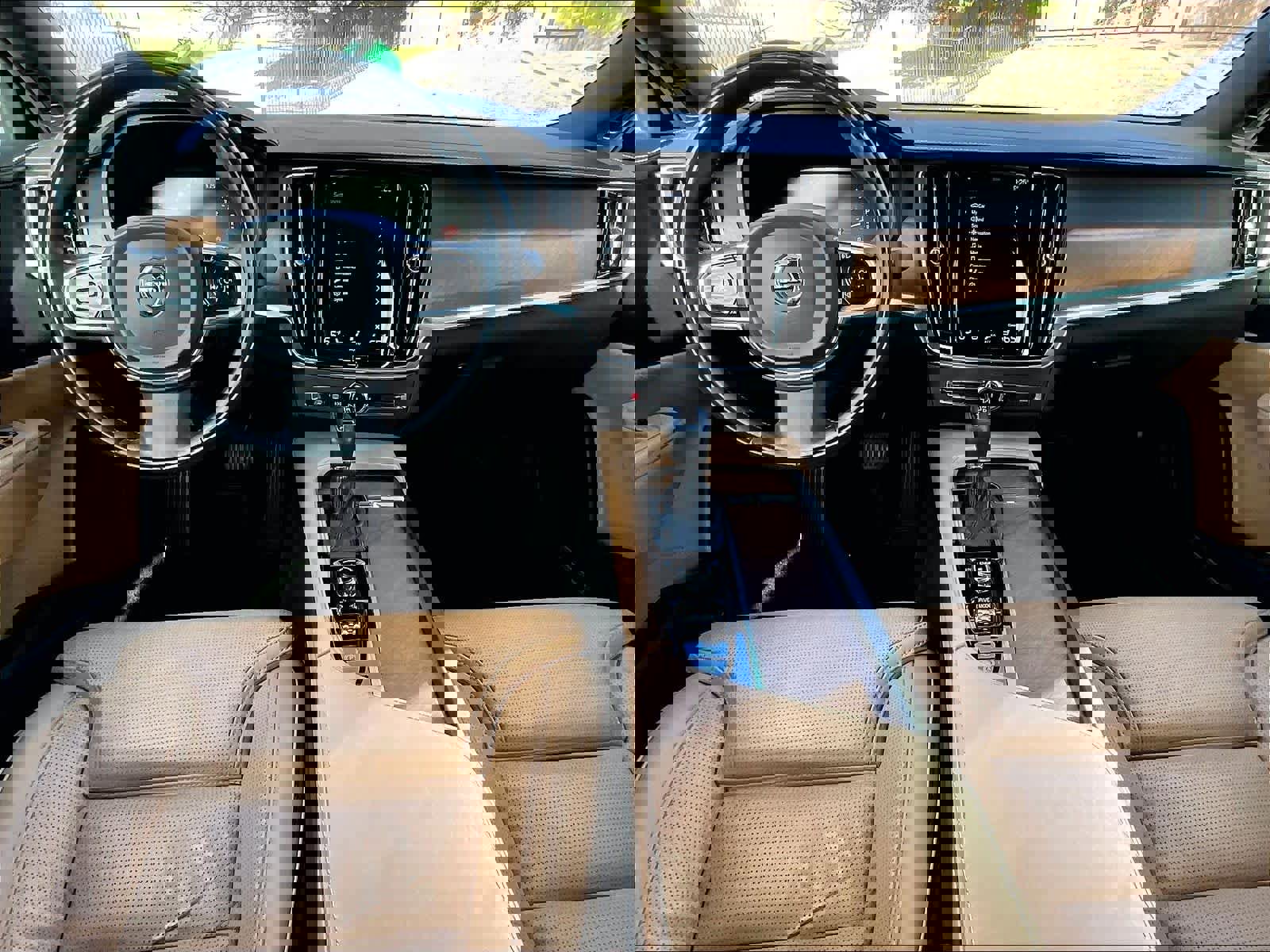 Used 2017 Volvo S90 T6 Inscription w/ Vision Package image 18