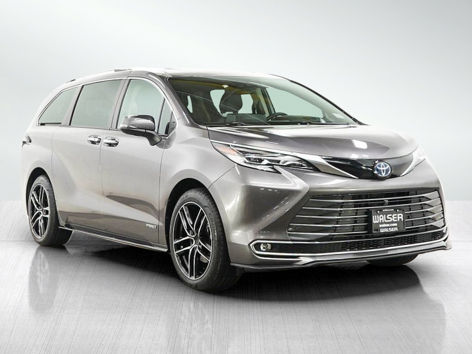 Used 2021 Toyota Sienna Platinum AWD/4WD image 7