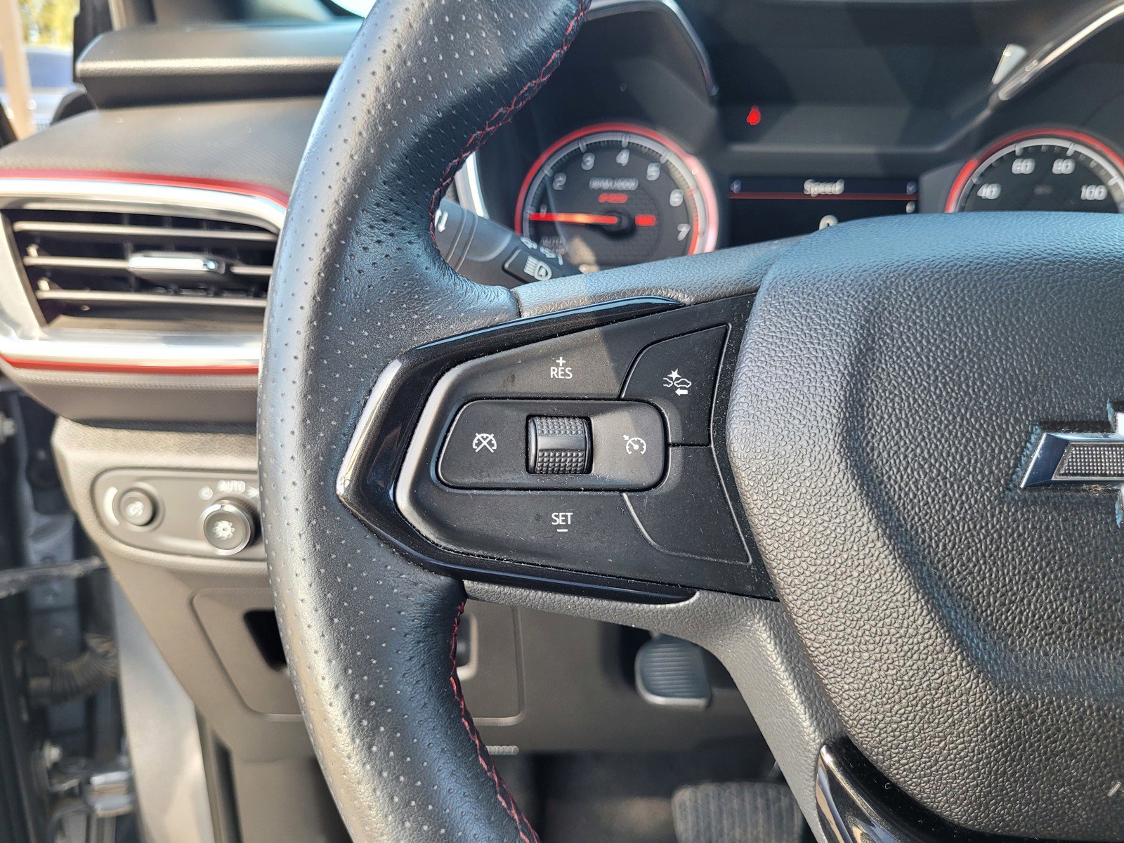 Used 2021 Chevrolet TrailBlazer RS w/ Sun and Liftgate Package image 21