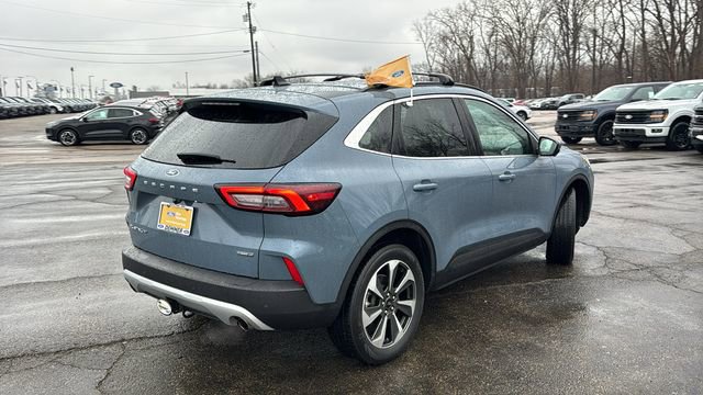 Certified 2023 Ford Escape Platinum w/ Class II Trailer Tow Package image 4