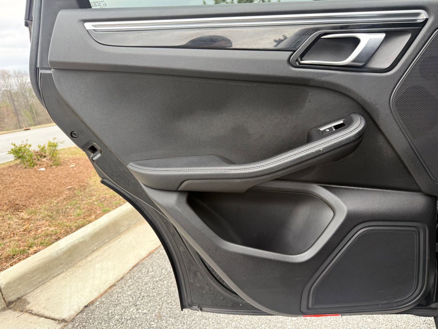 Used 2018 Porsche Macan Sport Edition image 44