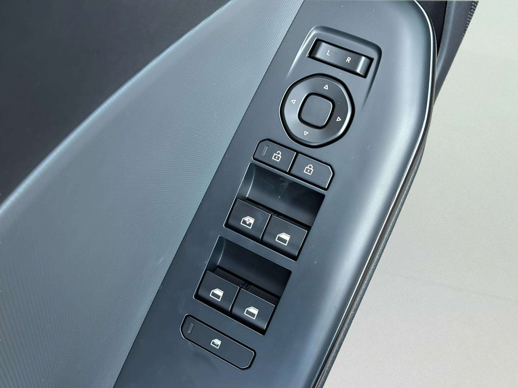Used 2025 Kia K4 FWD image 19
