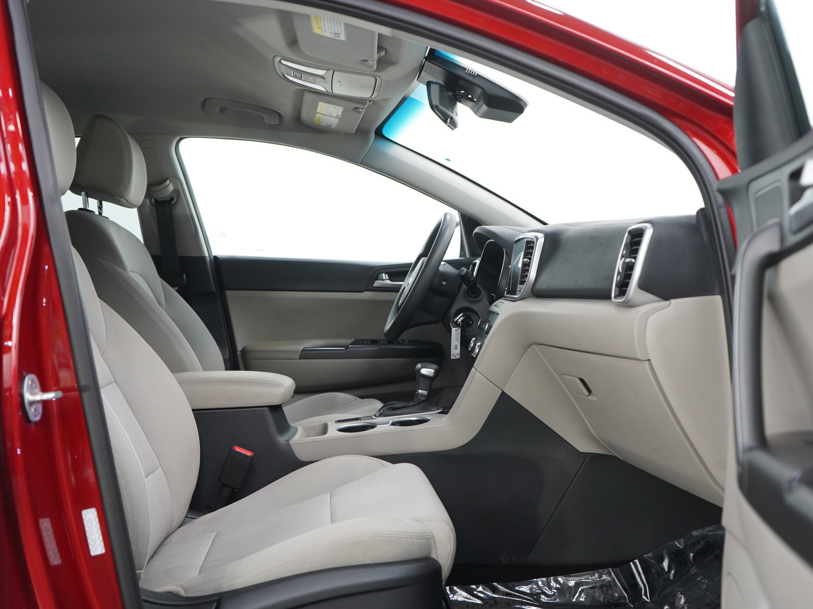 Used 2020 Kia Sportage LX image 11