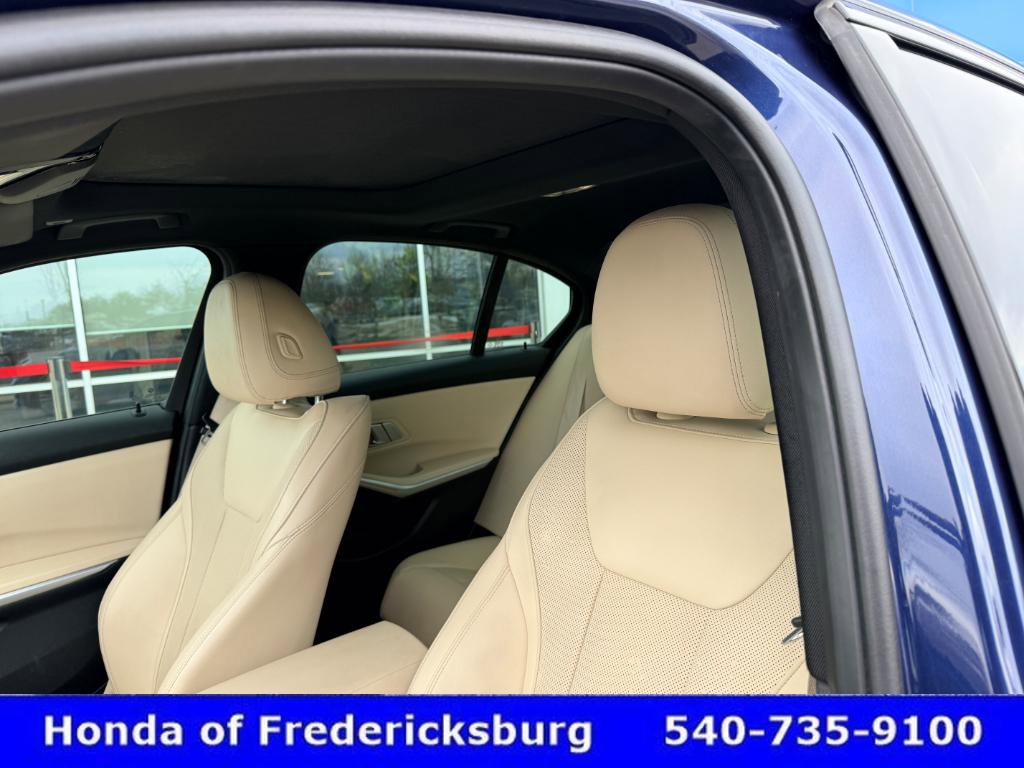 Used 2022 BMW 330i Sedan w/ Driving Assistance Package image 27