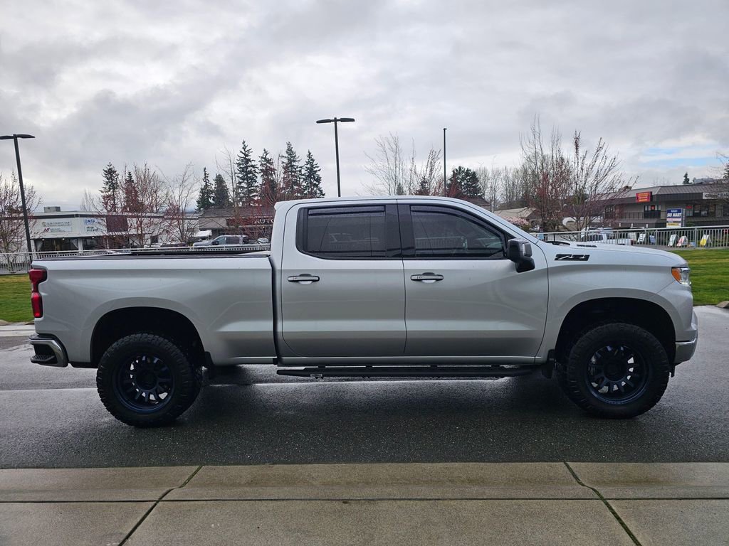 Used 2022 Chevrolet Silverado 1500 LTZ w/ LTZ Premium Package AWD/4WD image 6
