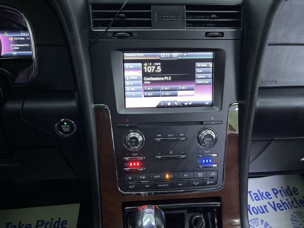 Used 2015 Lincoln Navigator 4WD image 19