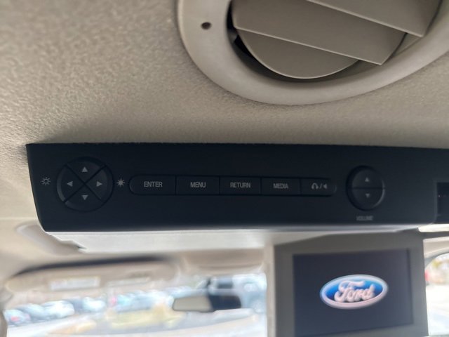 Used 2010 Ford Expedition Limited image 34