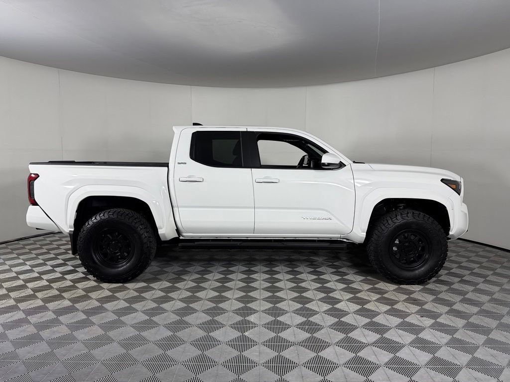 Used 2026 Toyota Tacoma SR5 AWD/4WD image 7